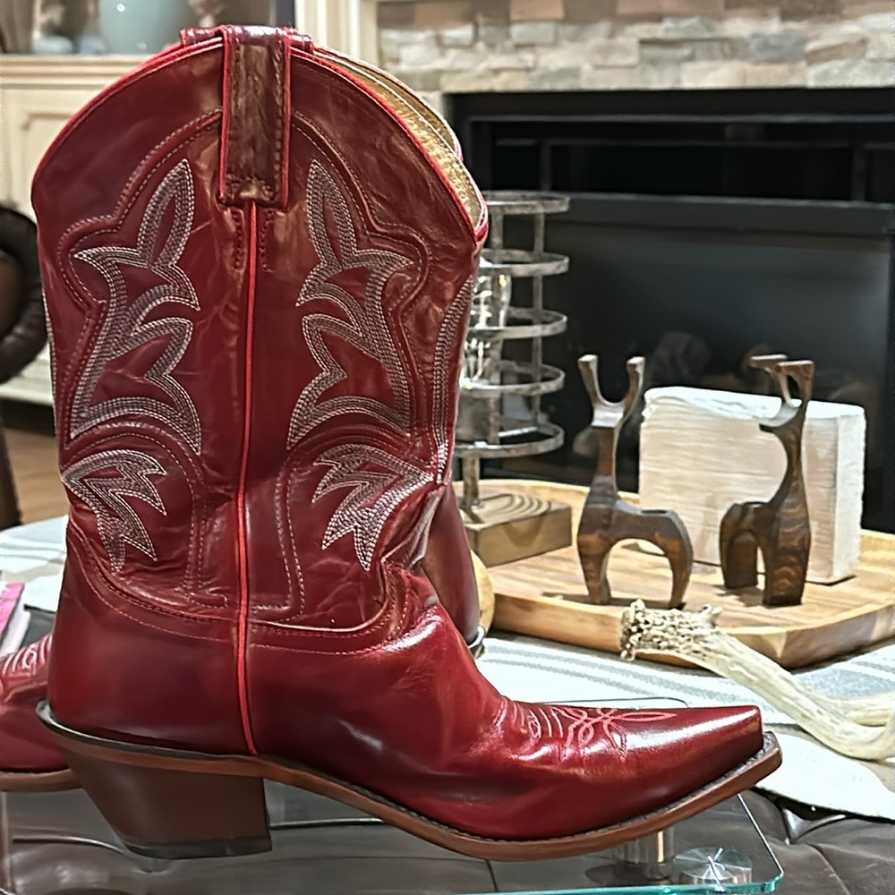 Justin Women’s Embroidered Leather Western Boots in Red, Size 10 Wide. - Picture 8 of 16